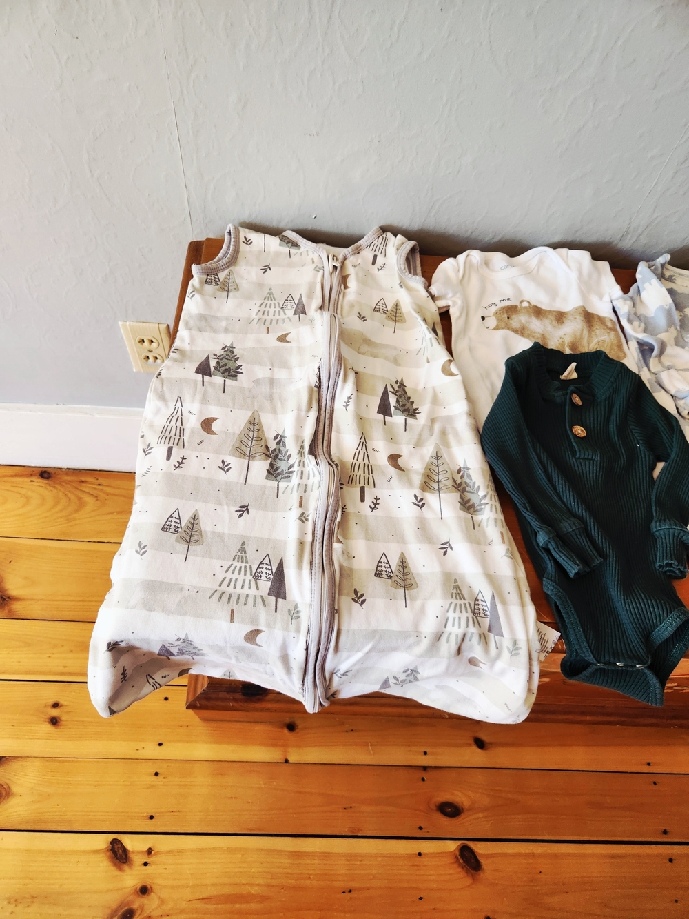 Carter's 3-6 Month Bear Clothing Lot - Picture 2 of 7